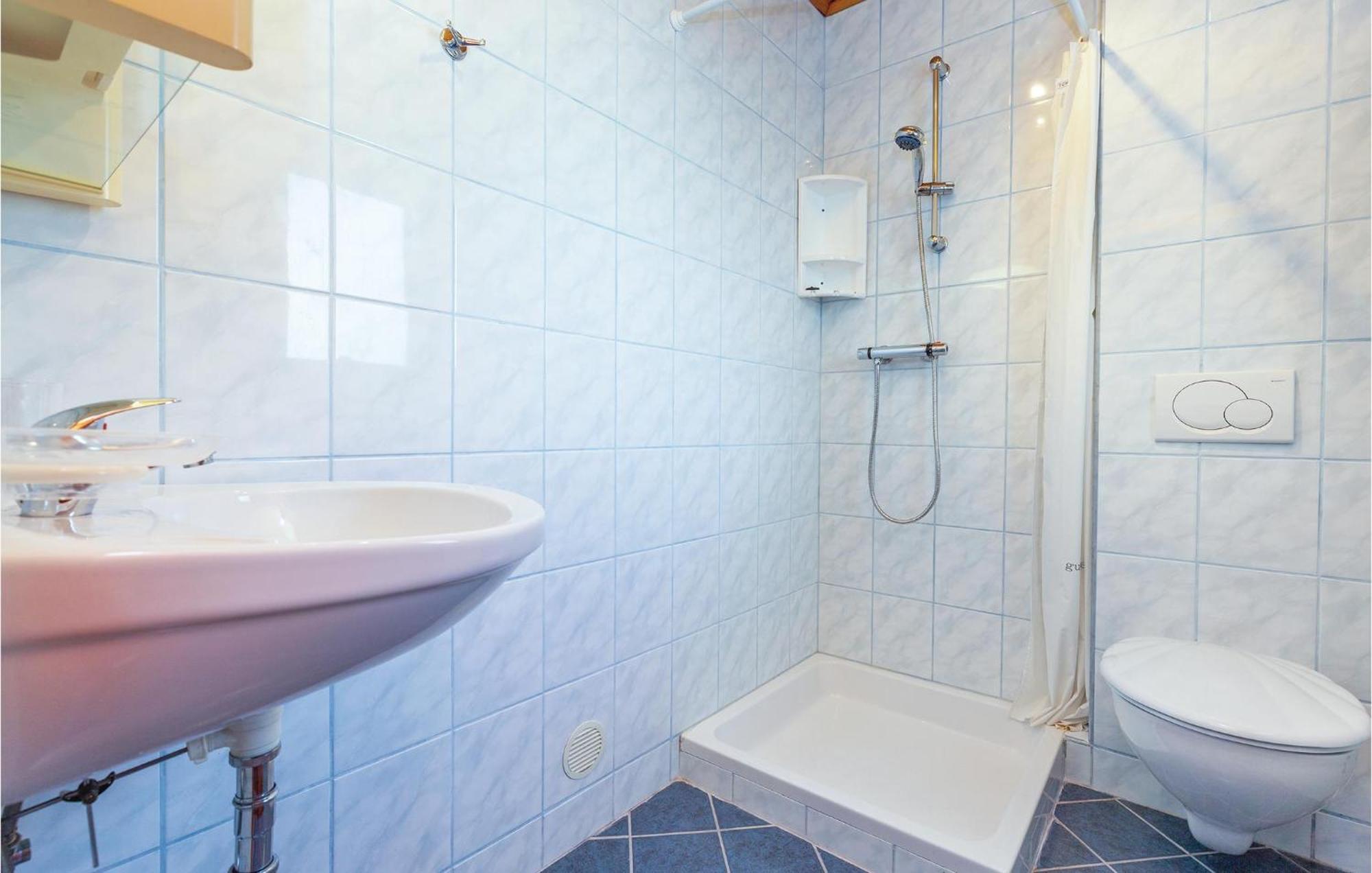 Nice Apartment In Crikvenica With Kitchen Kültér fotó