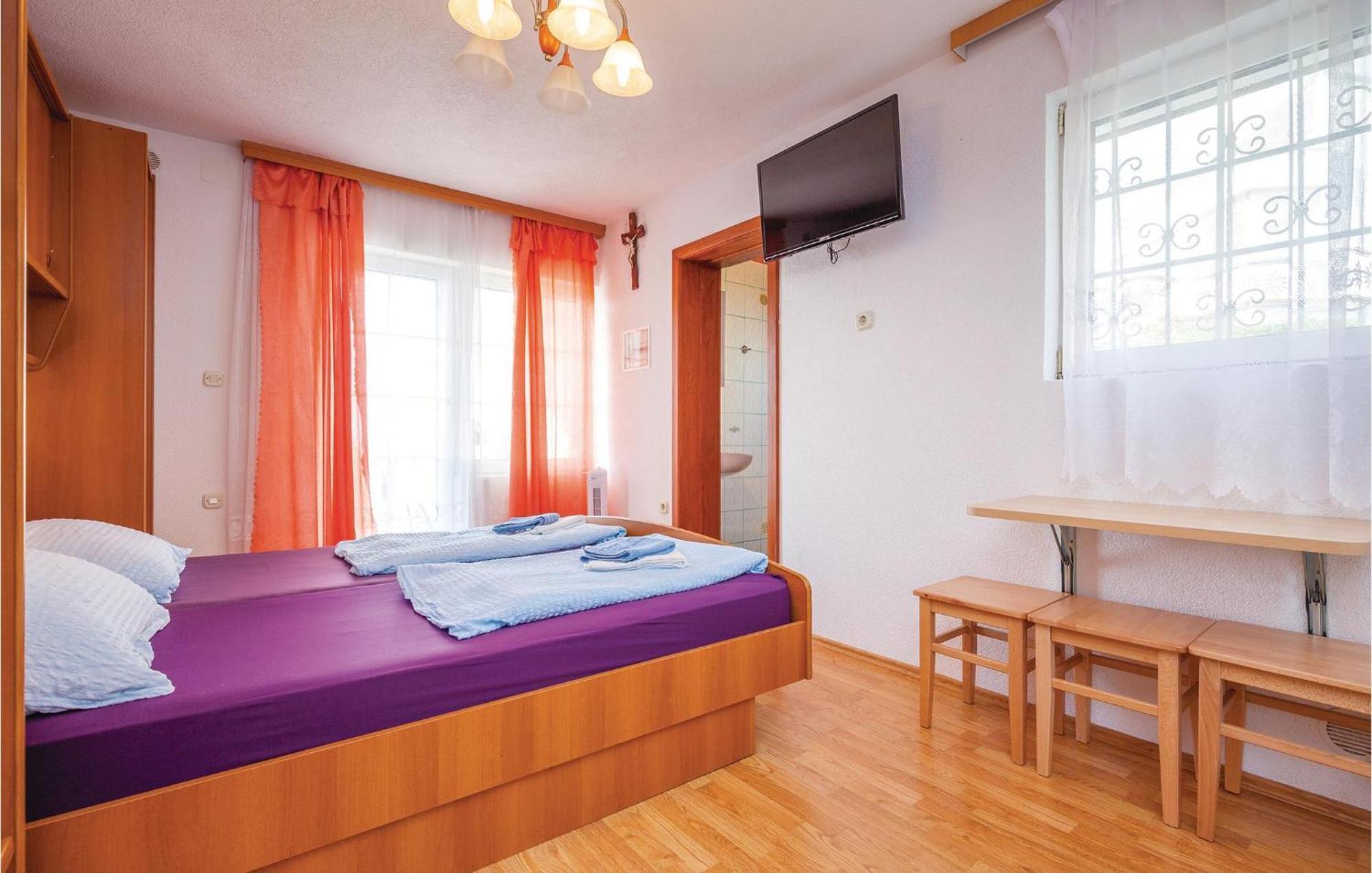 Nice Apartment In Crikvenica With Kitchen Kültér fotó