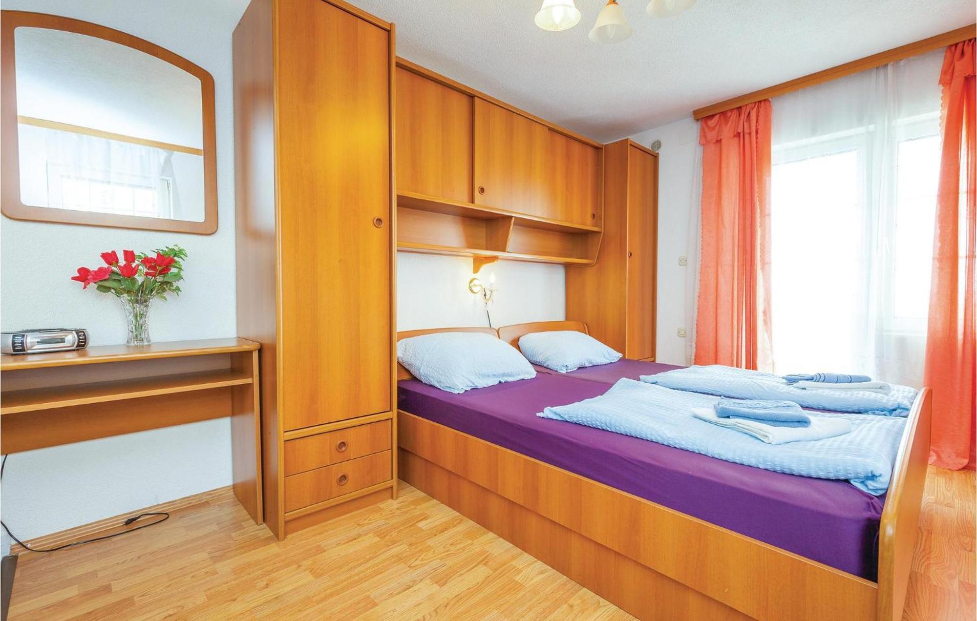 Nice Apartment In Crikvenica With Kitchen Kültér fotó