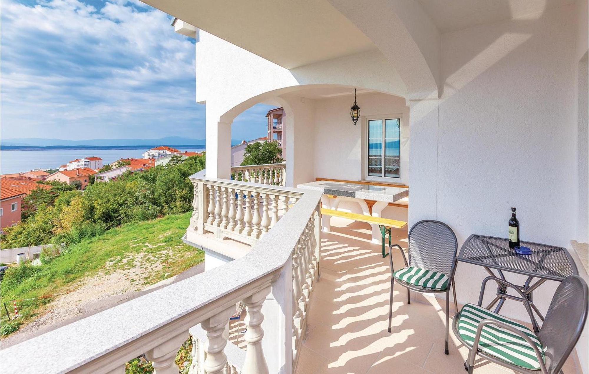 Nice Apartment In Crikvenica With Kitchen Kültér fotó