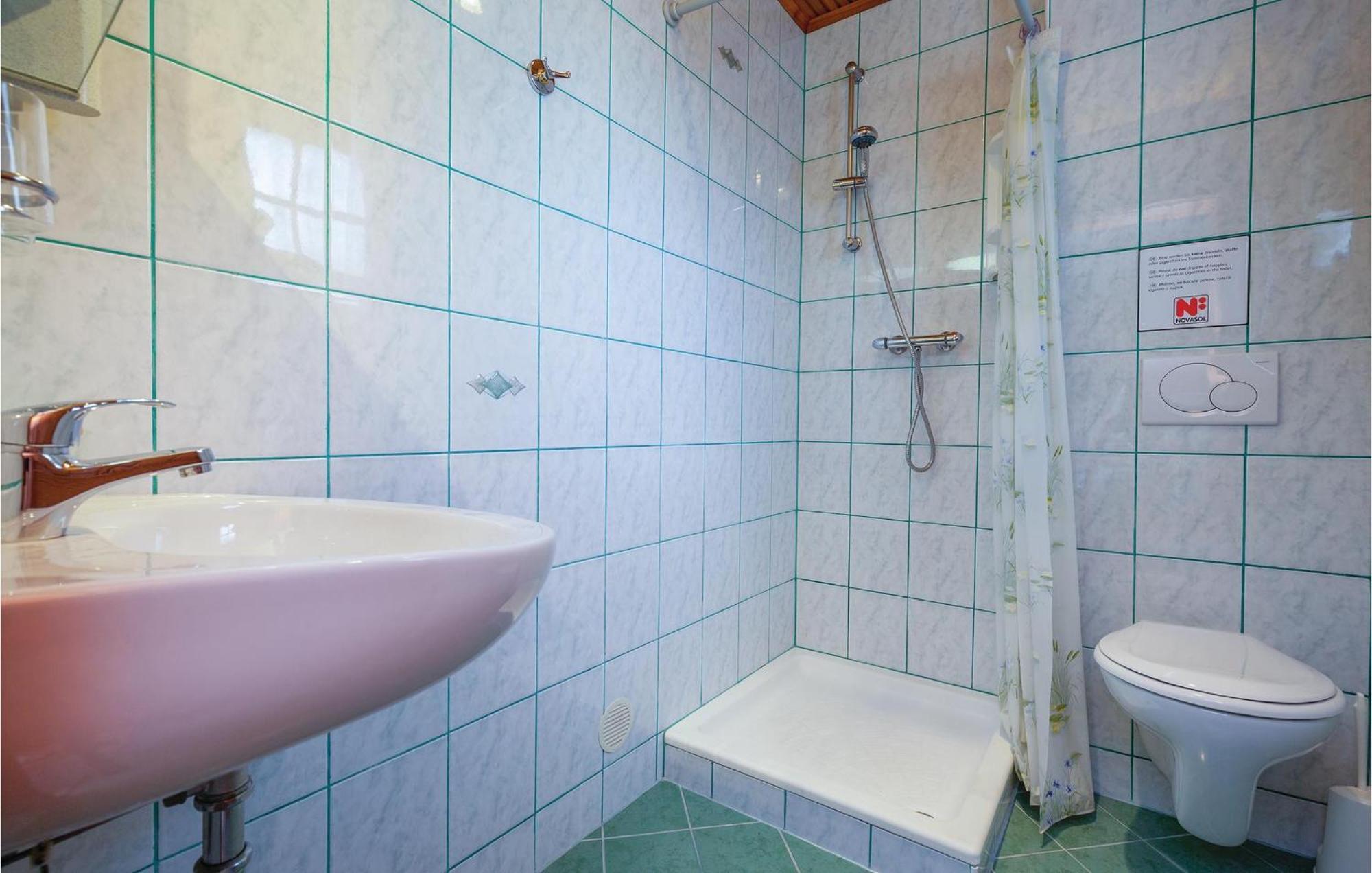 Nice Apartment In Crikvenica With Kitchen Kültér fotó